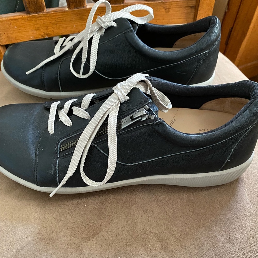 Womens Ziera Space in black 42M/10.5